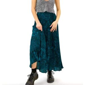 AFRM dilan pleated maxi skirt, size S. New with tags on